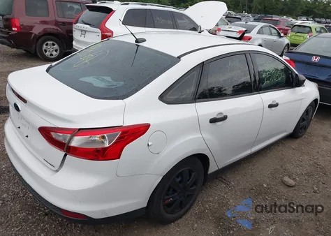 2014 Ford Focus S из США, поврежденный, VIN 1FADP3E23EL171331